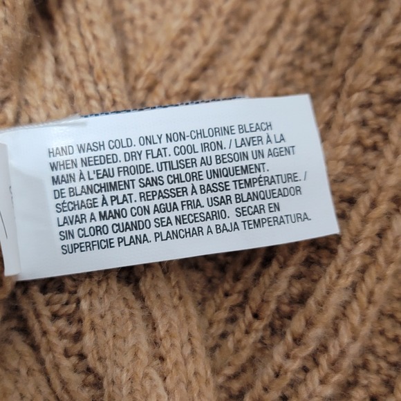 Old Navy Cozy Cable Knit Scarf Tan One Size Warm Winter Accessory - Picture 3 of 4